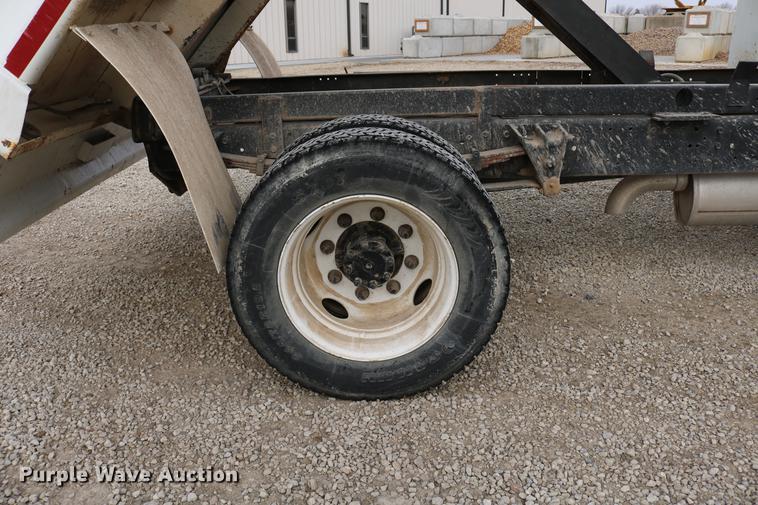 image for item DC3545 1998 International 4700 dump truck