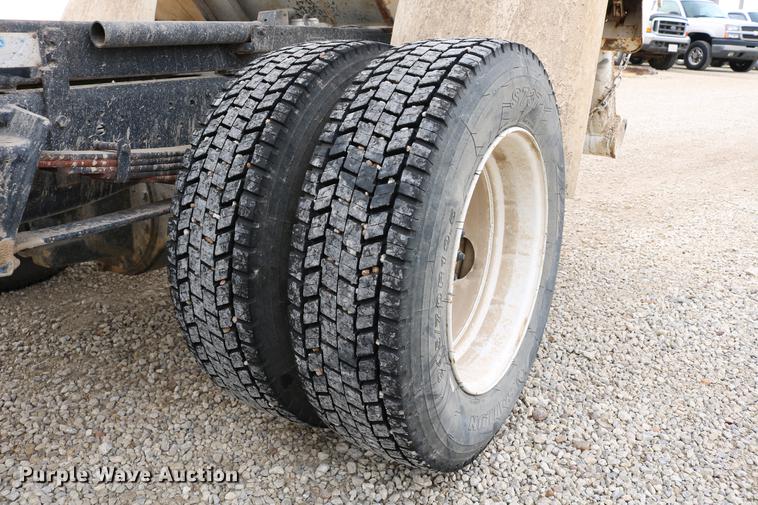 image for item DC3545 1998 International 4700 dump truck