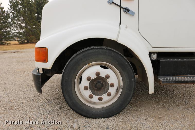 image for item DC3545 1998 International 4700 dump truck