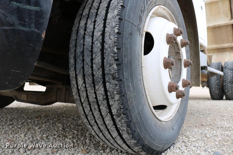 image for item DC3545 1998 International 4700 dump truck