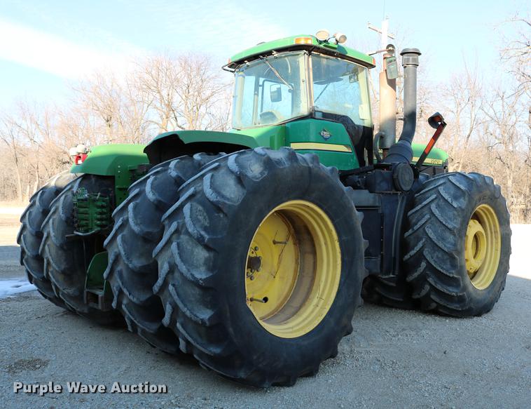 image for item DC3546 2003 John Deere 9520 4WD tractor