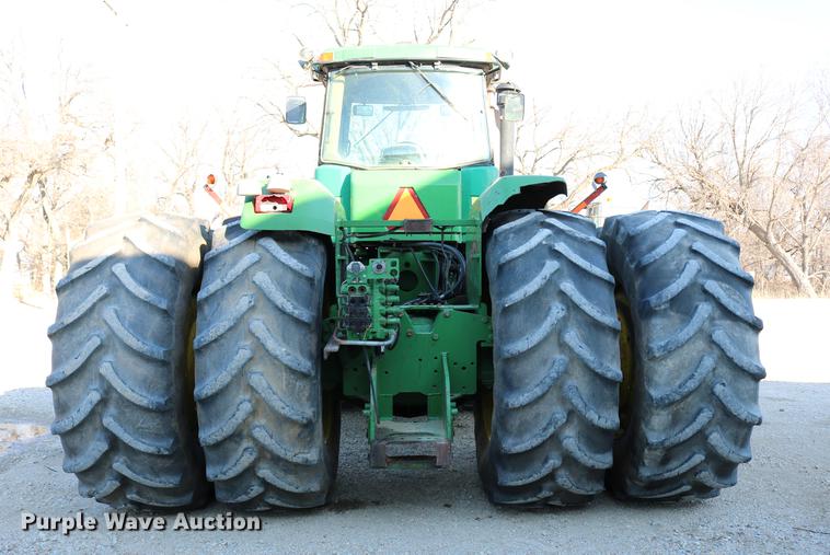 image for item DC3546 2003 John Deere 9520 4WD tractor