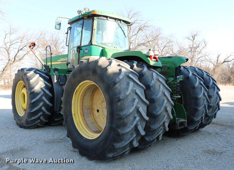 image for item DC3546 2003 John Deere 9520 4WD tractor