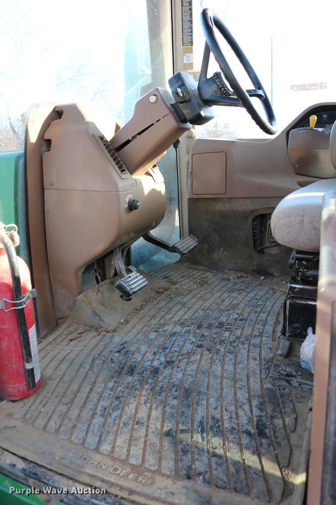 image for item DC3546 2003 John Deere 9520 4WD tractor