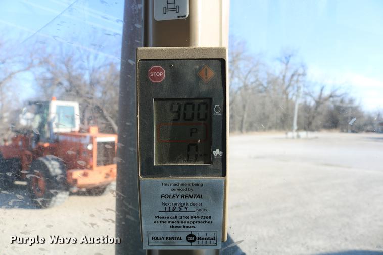 image for item DC3546 2003 John Deere 9520 4WD tractor