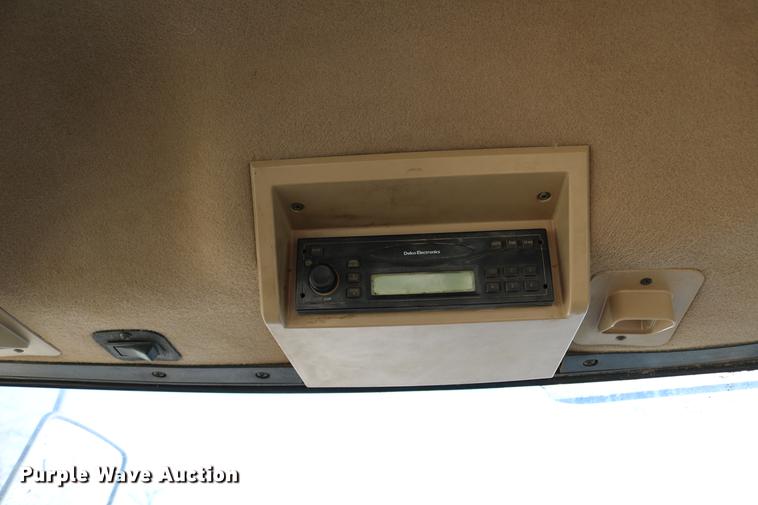 image for item DC3546 2003 John Deere 9520 4WD tractor