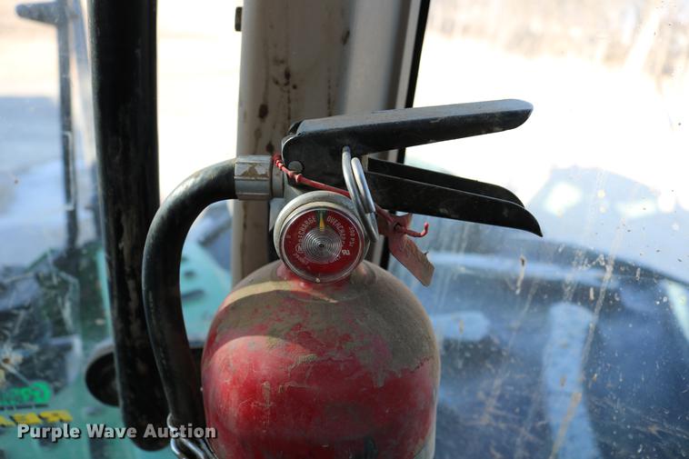 image for item DC3546 2003 John Deere 9520 4WD tractor