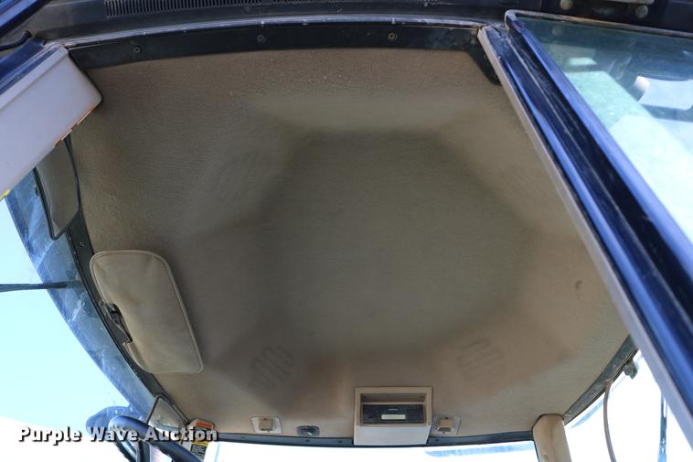 image for item DC3546 2003 John Deere 9520 4WD tractor