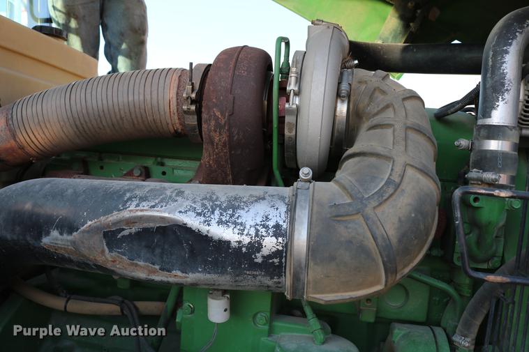 image for item DC3546 2003 John Deere 9520 4WD tractor