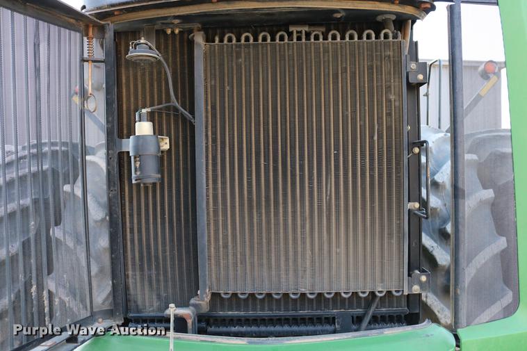 image for item DC3546 2003 John Deere 9520 4WD tractor