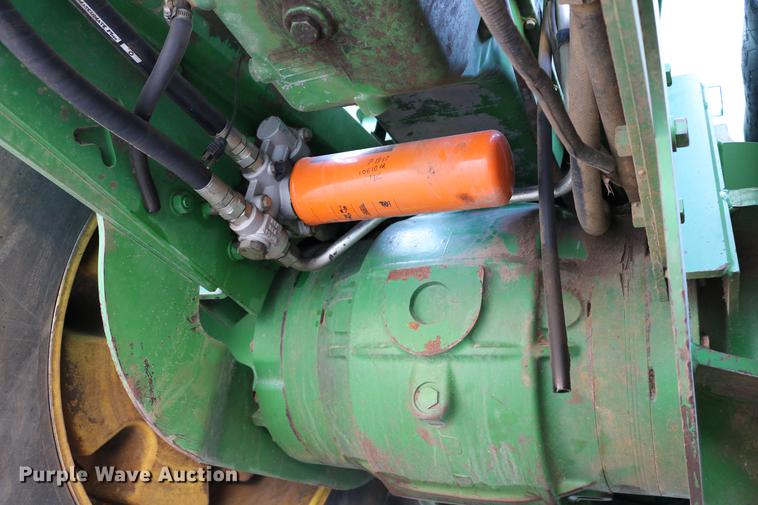 image for item DC3546 2003 John Deere 9520 4WD tractor