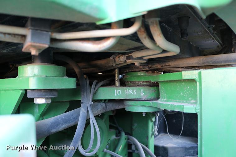 image for item DC3546 2003 John Deere 9520 4WD tractor