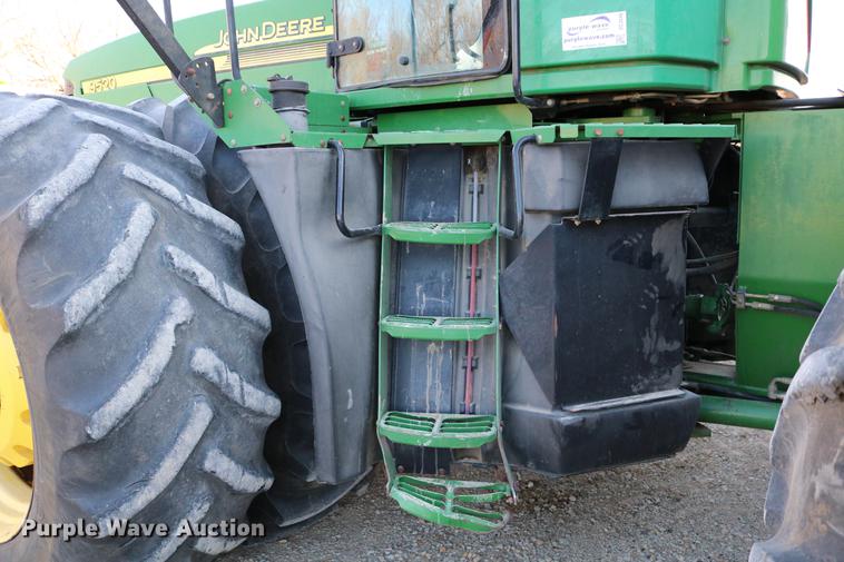 image for item DC3546 2003 John Deere 9520 4WD tractor