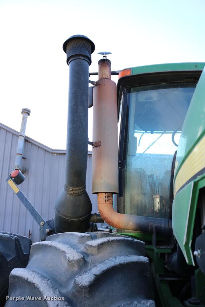 image for item DC3546 2003 John Deere 9520 4WD tractor