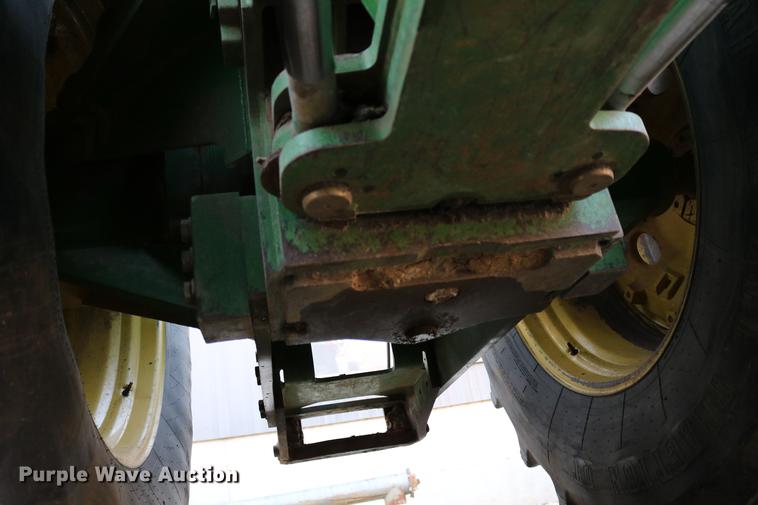 image for item DC3546 2003 John Deere 9520 4WD tractor