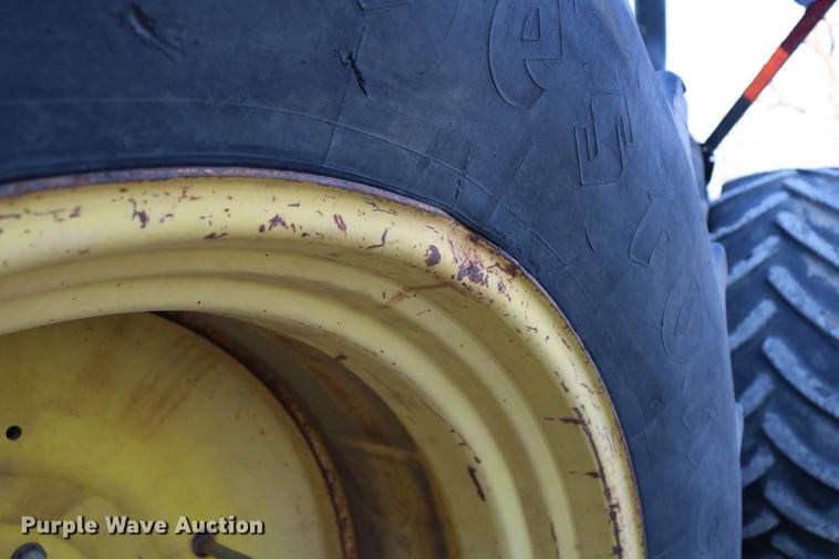 image for item DC3546 2003 John Deere 9520 4WD tractor