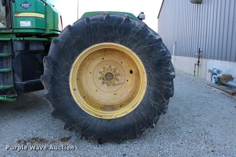 image for item DC3546 2003 John Deere 9520 4WD tractor