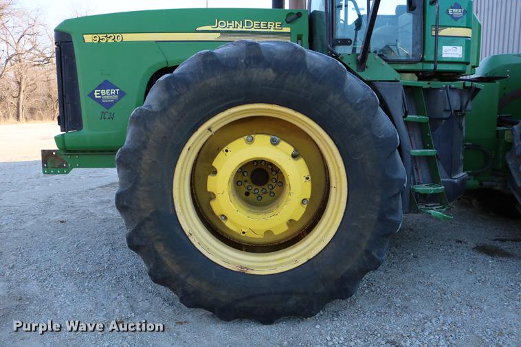 image for item DC3546 2003 John Deere 9520 4WD tractor