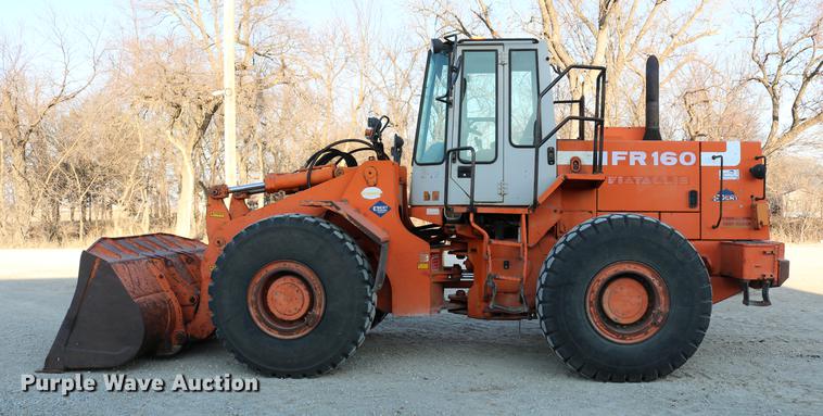 image for item DC3557 1995 Fiat-Allis FR160 wheel loader
