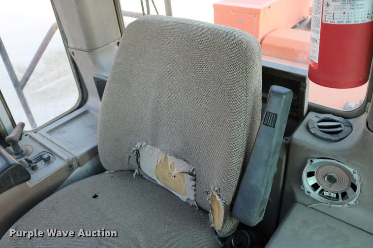 image for item DC3557 1995 Fiat-Allis FR160 wheel loader