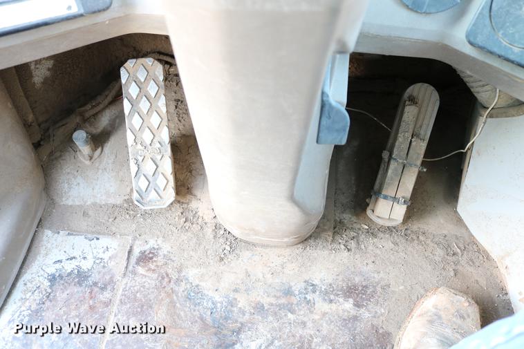 image for item DC3557 1995 Fiat-Allis FR160 wheel loader