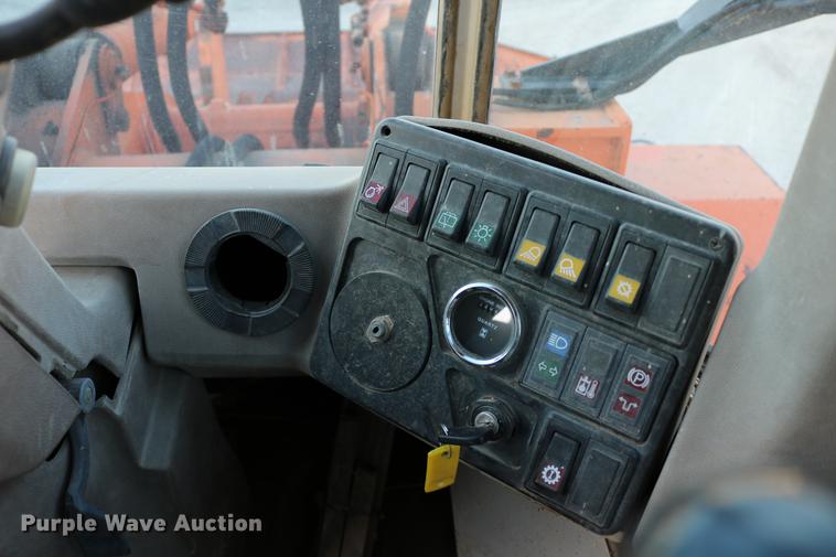 image for item DC3557 1995 Fiat-Allis FR160 wheel loader