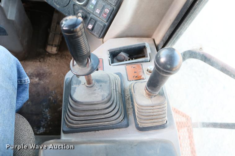 image for item DC3557 1995 Fiat-Allis FR160 wheel loader