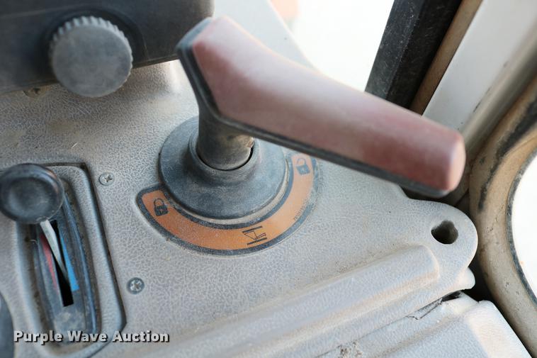 image for item DC3557 1995 Fiat-Allis FR160 wheel loader