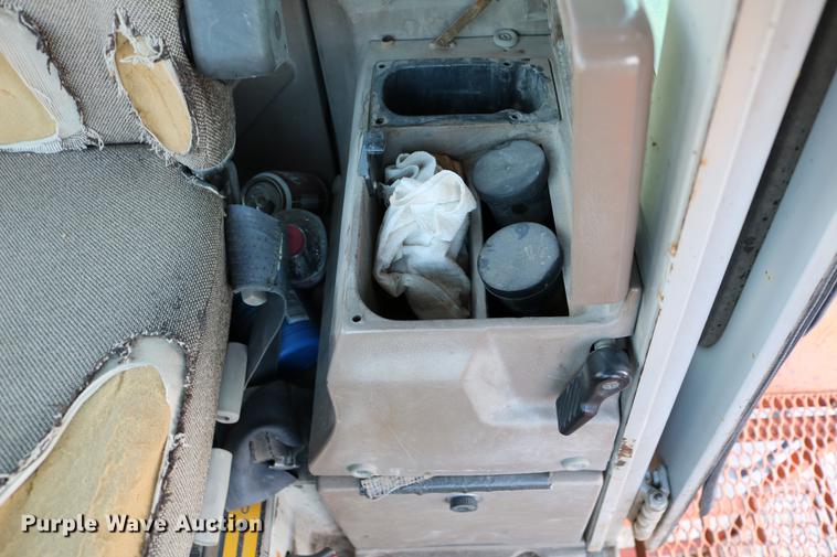 image for item DC3557 1995 Fiat-Allis FR160 wheel loader