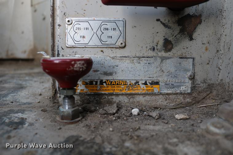 image for item DC3557 1995 Fiat-Allis FR160 wheel loader