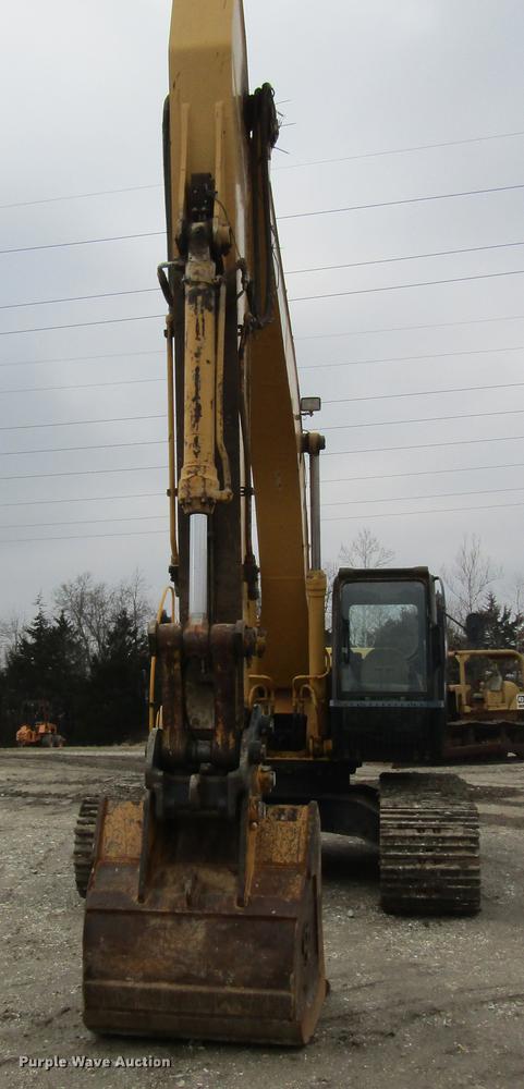 image for item DC4473 2005 John Deere 270 excavator