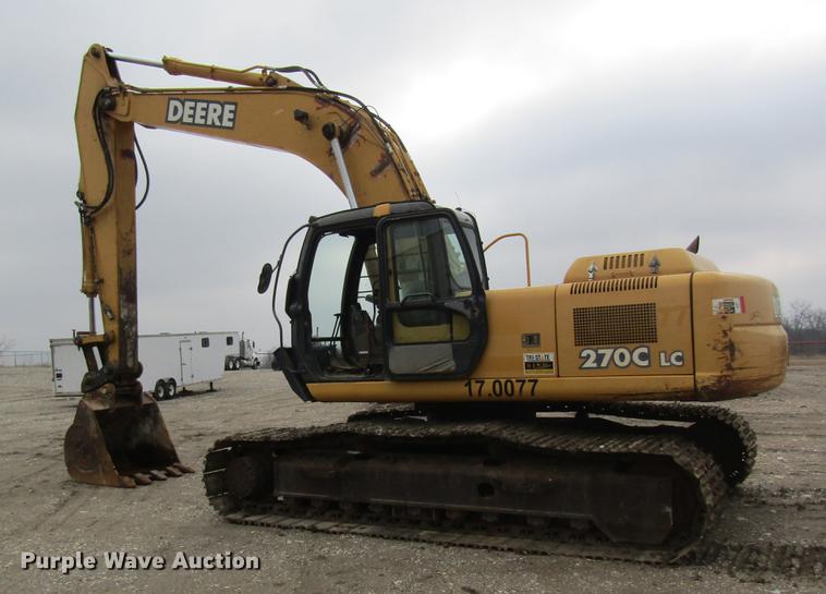 image for item DC4473 2005 John Deere 270 excavator