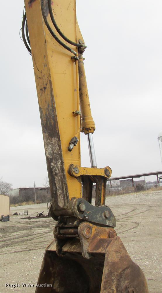 image for item DC4473 2005 John Deere 270 excavator