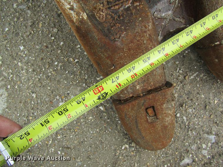 image for item DC4473 2005 John Deere 270 excavator