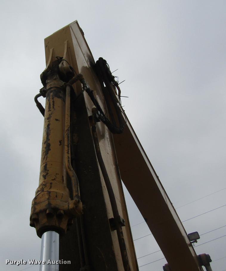 image for item DC4473 2005 John Deere 270 excavator