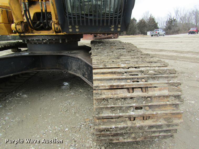 image for item DC4473 2005 John Deere 270 excavator