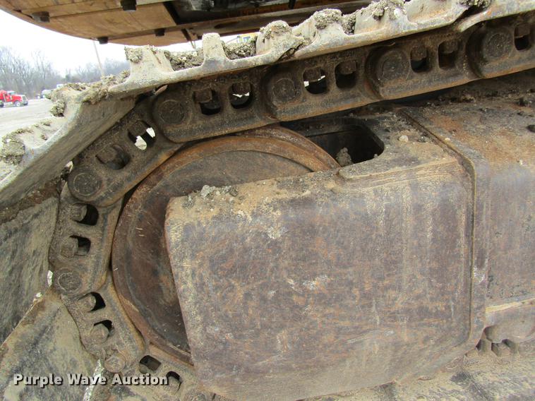 image for item DC4473 2005 John Deere 270 excavator