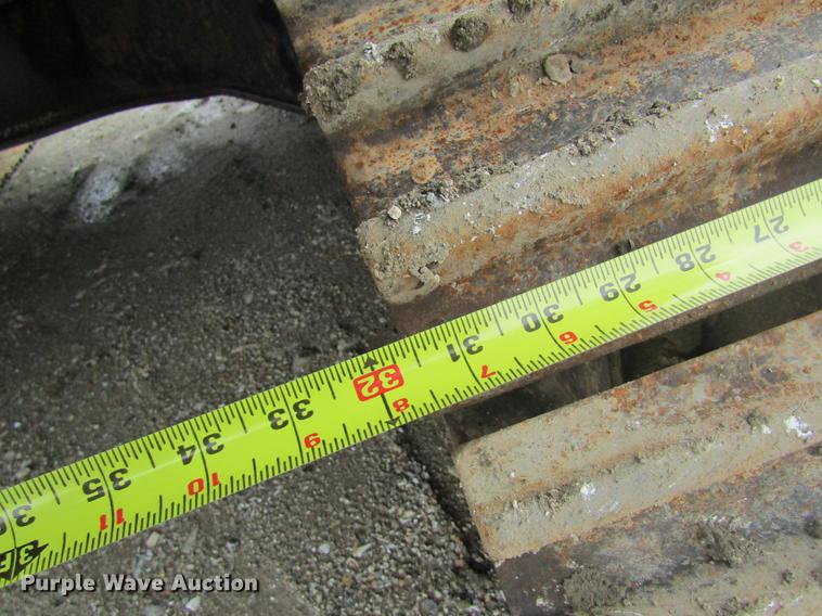 image for item DC4473 2005 John Deere 270 excavator