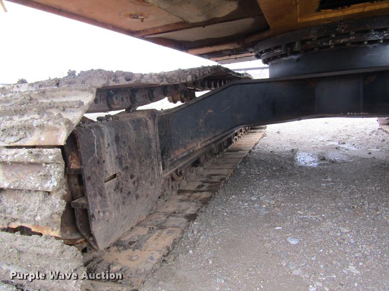 image for item DC4473 2005 John Deere 270 excavator