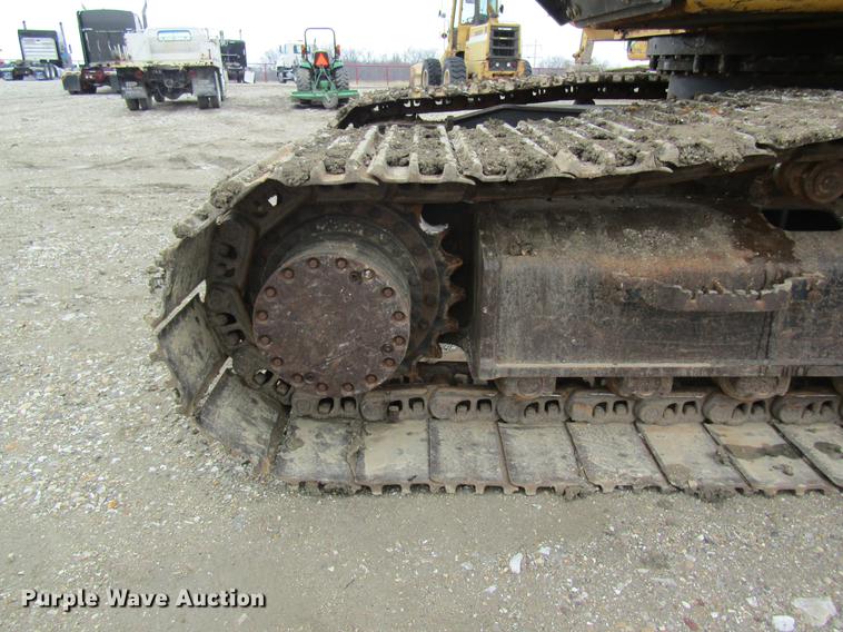 image for item DC4473 2005 John Deere 270 excavator