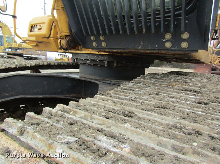 image for item DC4473 2005 John Deere 270 excavator