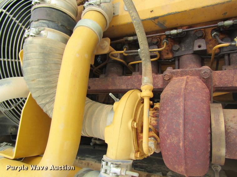 image for item DC4473 2005 John Deere 270 excavator