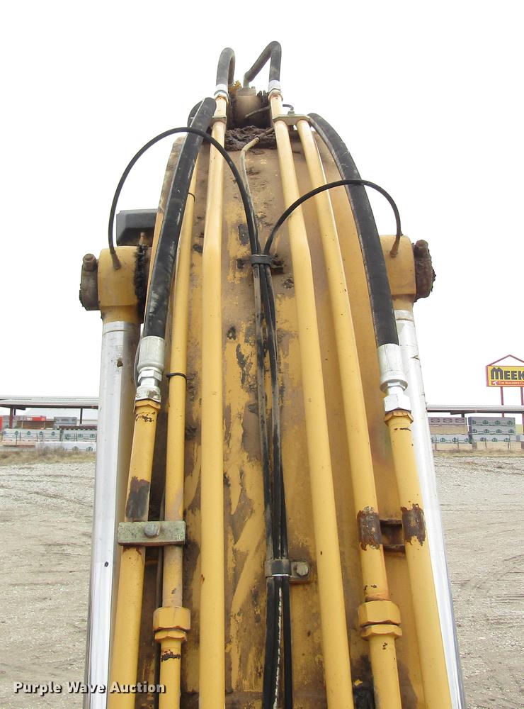 image for item DC4473 2005 John Deere 270 excavator