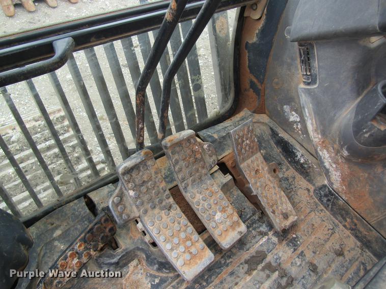 image for item DC4473 2005 John Deere 270 excavator