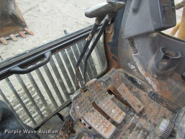 image for item DC4473 2005 John Deere 270 excavator