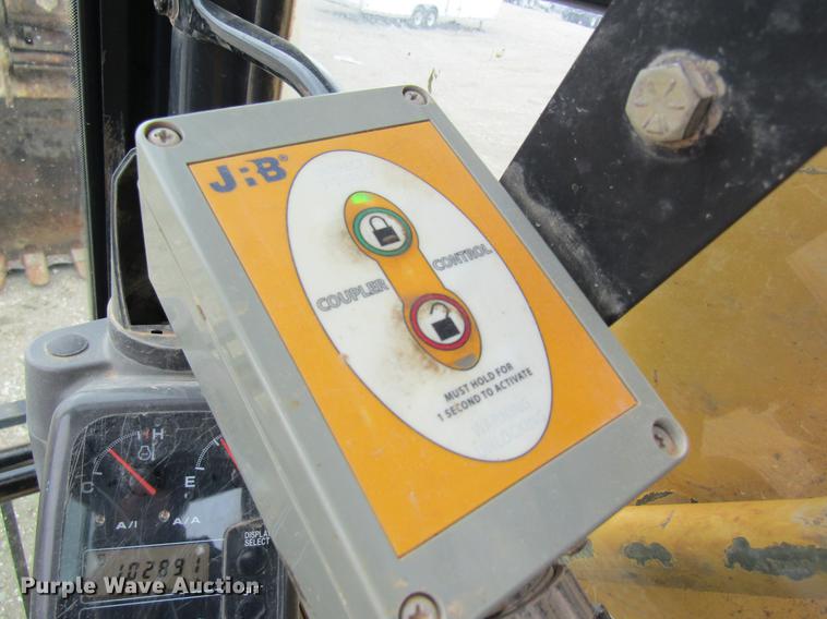 image for item DC4473 2005 John Deere 270 excavator