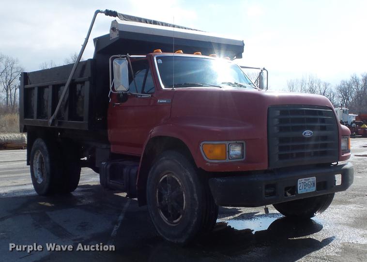 image for item DC7391 1996 Ford F800 dump truck