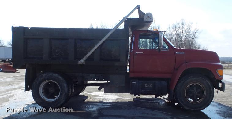 image for item DC7391 1996 Ford F800 dump truck