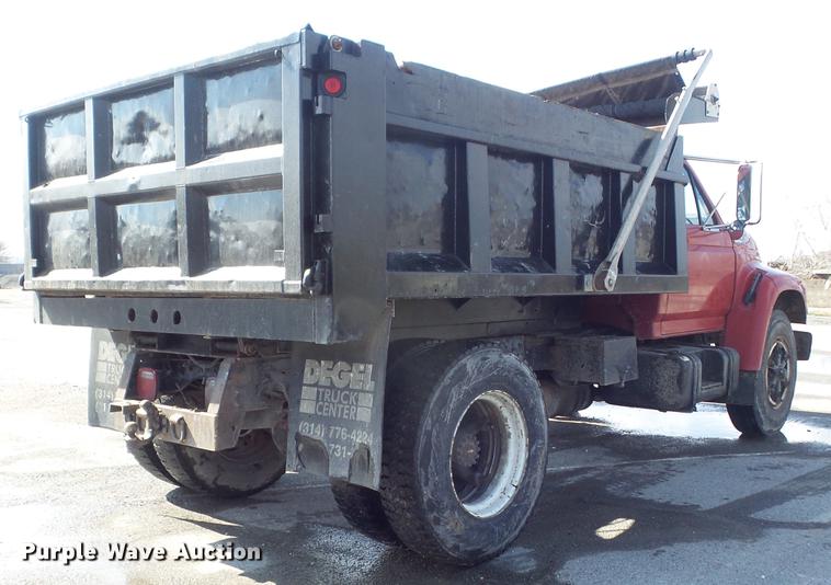 image for item DC7391 1996 Ford F800 dump truck