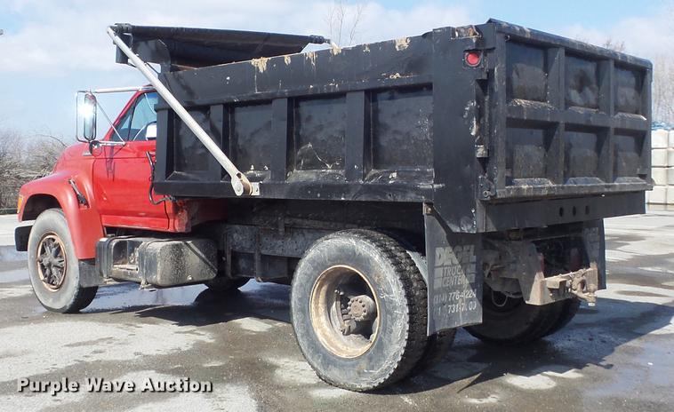 image for item DC7391 1996 Ford F800 dump truck